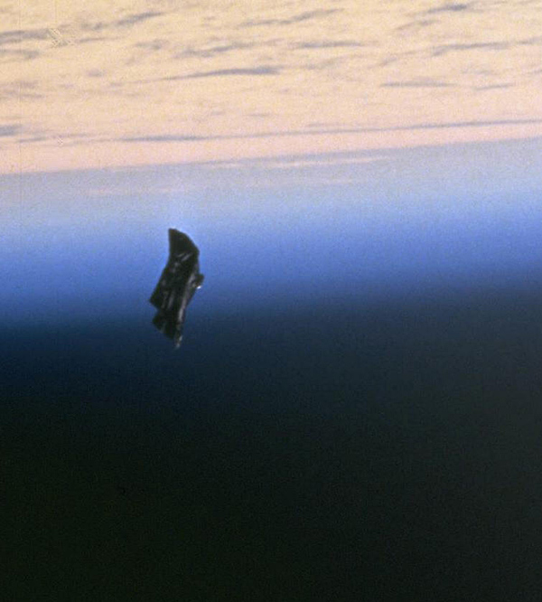 Black_Knight_Satellite.jpg, juin 2021