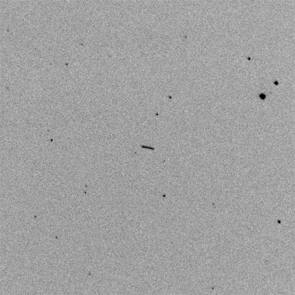 Klet_Observatory_sees_asteroid_2022_EB5_13_minutes_before_impact_pillars.jpg, mar. 2022