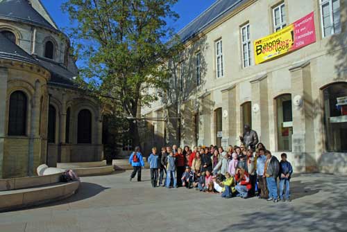 Groupe au Musée des Arts et Métiers.