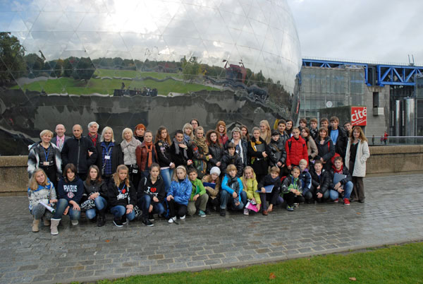 Groupe d'Ukraine à la cIT2 DES sCIENCES DE pARIS? EN OCTOBRE 2011;